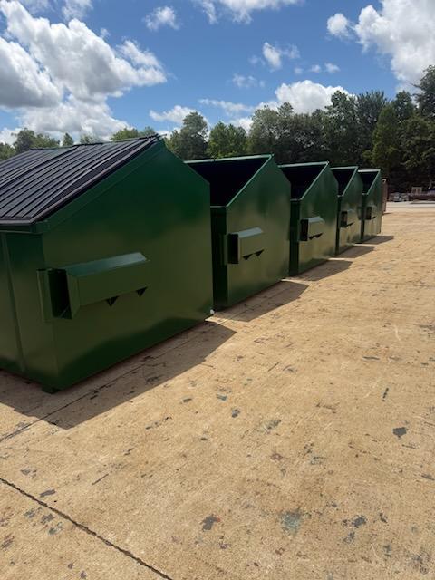 💡 Capacity Fact: A 6-yard dumpster can hold roughly 6 cubic yards of waste. That is equivalent to about 36 to 40 standard kitchen trash bags, or roughly 3 full pickup truck beds worth of garbage.